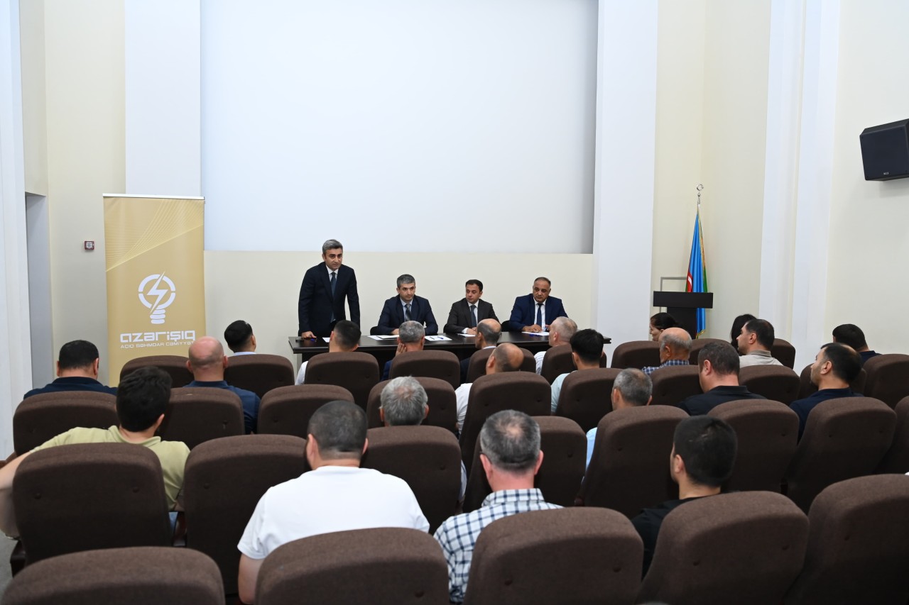 “Azərişıq” ASC-nin nümayəndələri Qusarda sahibkarlarla görüşüb - FOTO